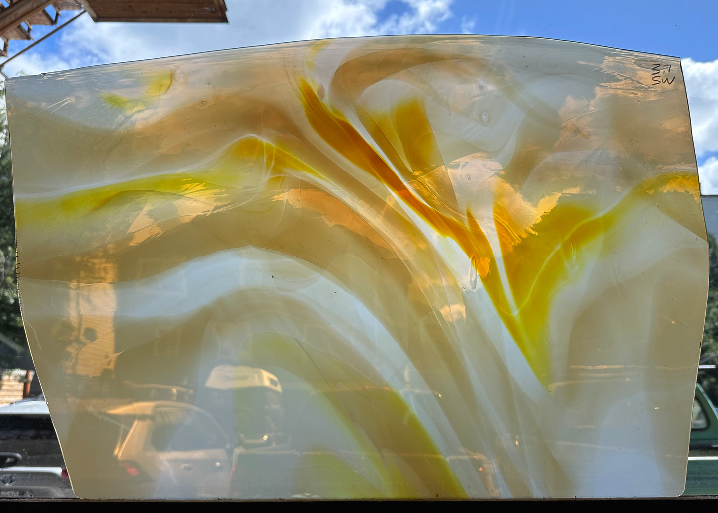 S3 48L/355 Amber+Gold+Yellow Swirl on Light Opal