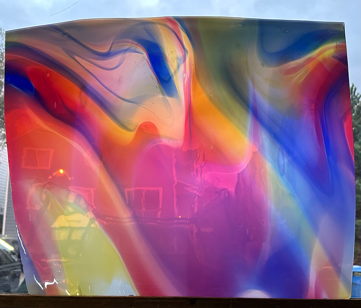 P2 Sp 48/253 pink/blue/yellow Opal swirl