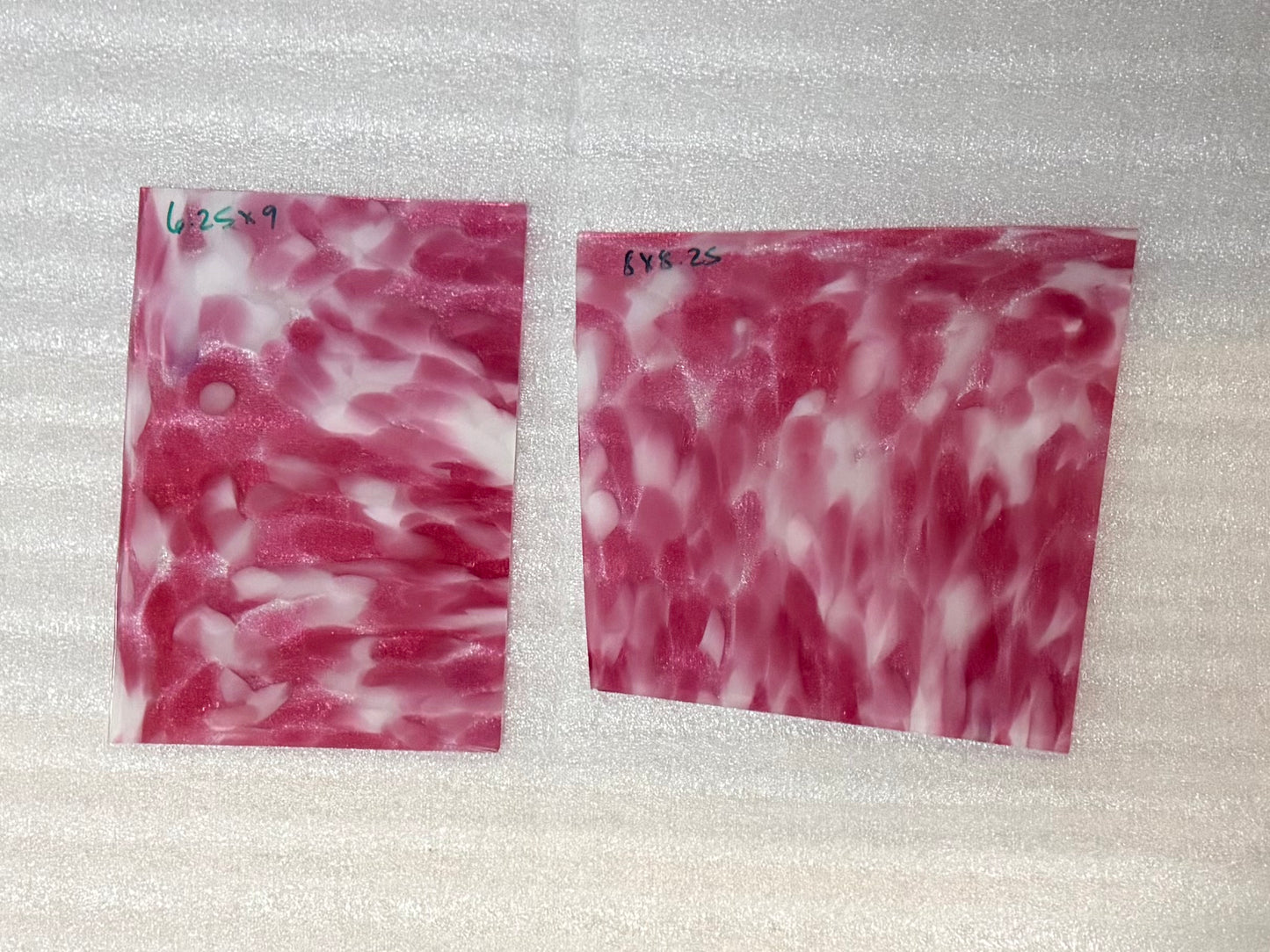 P1 214 Pink/white on transparent