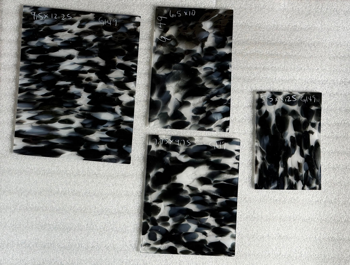 G 149 Black and White