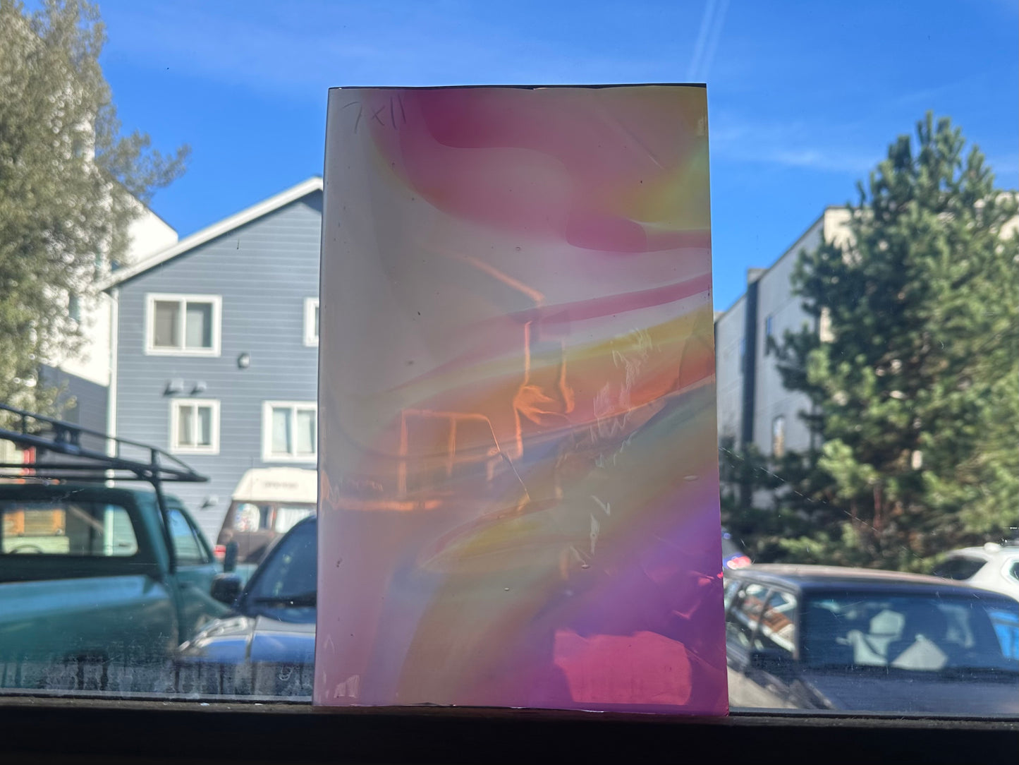 P2 Sp 48/253 pink/blue/yellow Opal swirl