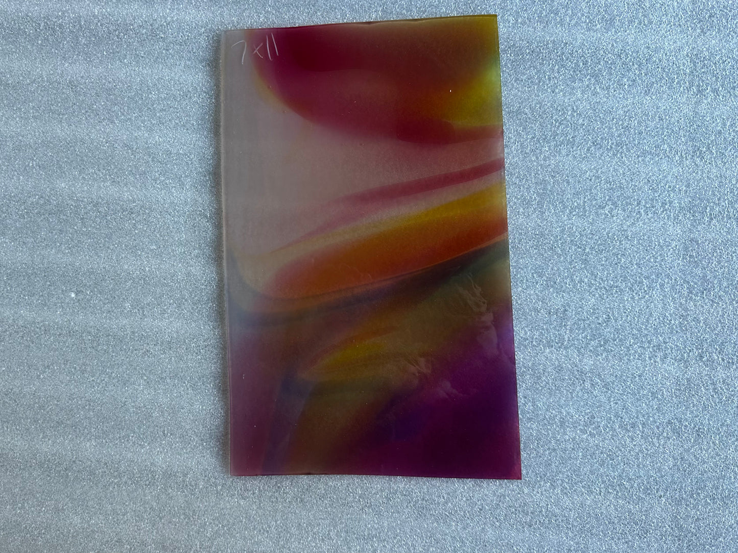 P2 Sp 48/253 pink/blue/yellow Opal swirl