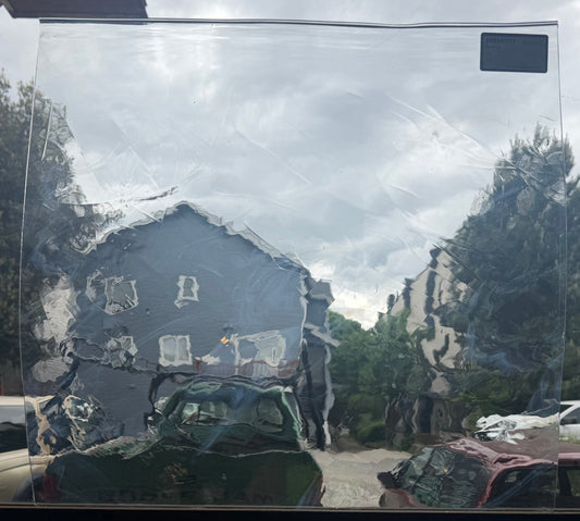 G 50 L - clear with very light white streaks