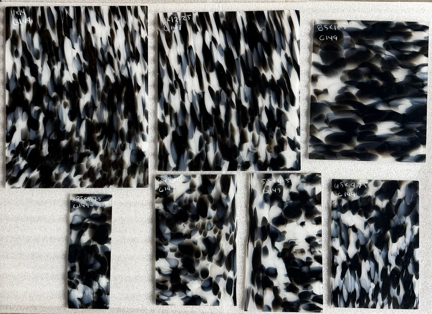 G 149 Black and White