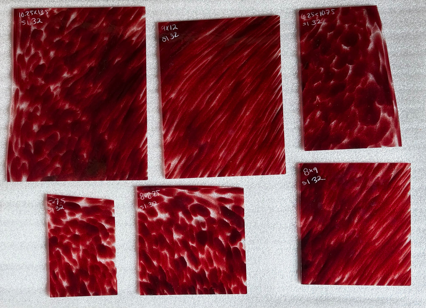 S1 32 Red Transparent Puffs