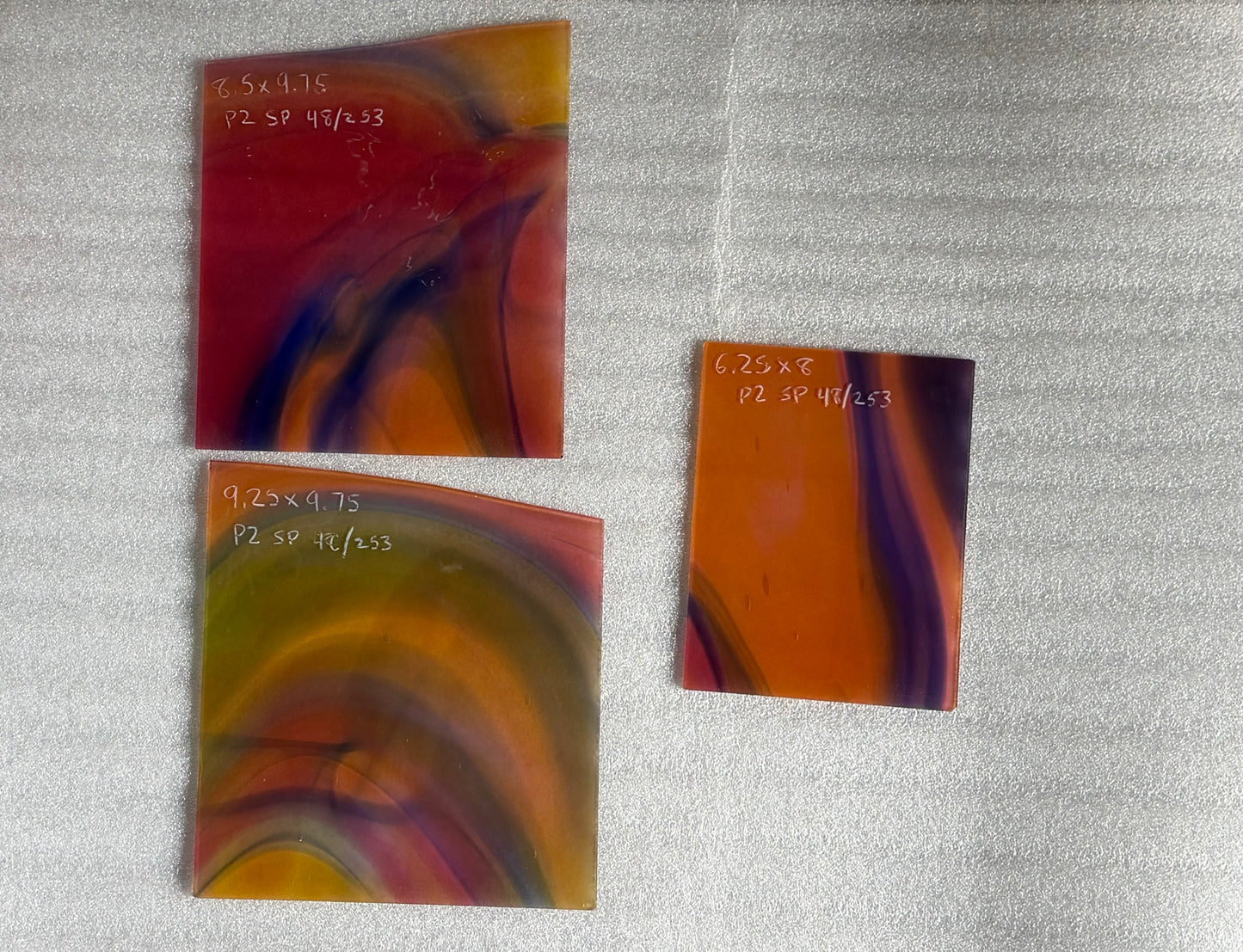 P2 Sp 48/253 pink/blue/yellow Opal swirl