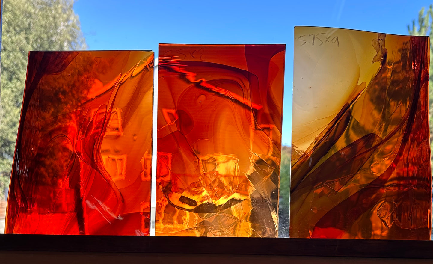 S3 286 Golden Amber Swirl on Peach