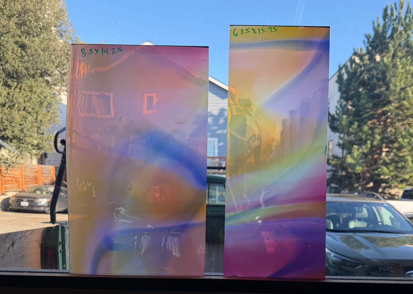 P2  Sp 48/253 pink/blue/yellow Opal swirl