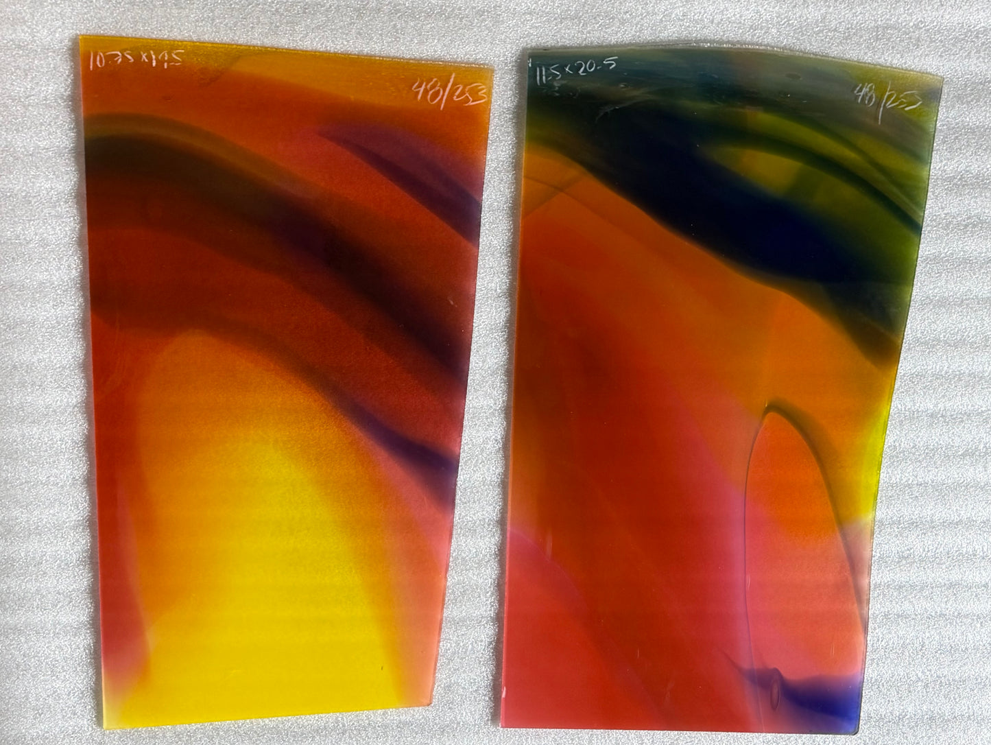P2 Sp 48/253 pink/blue/yellow Opal swirl