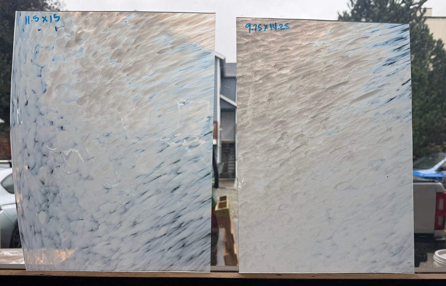 G 330 White Opal Puffs