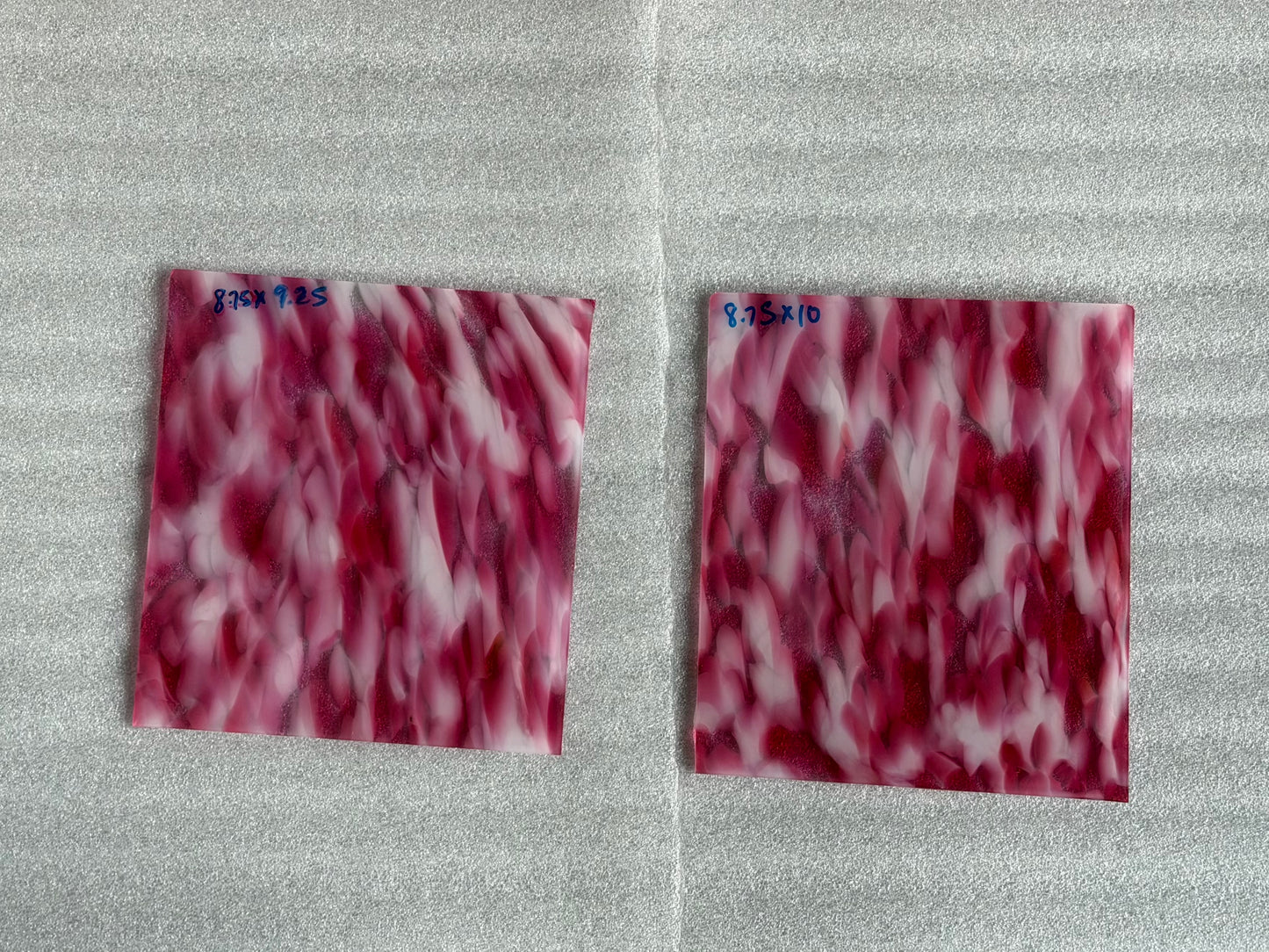 P1 214 Pink/white on transparent