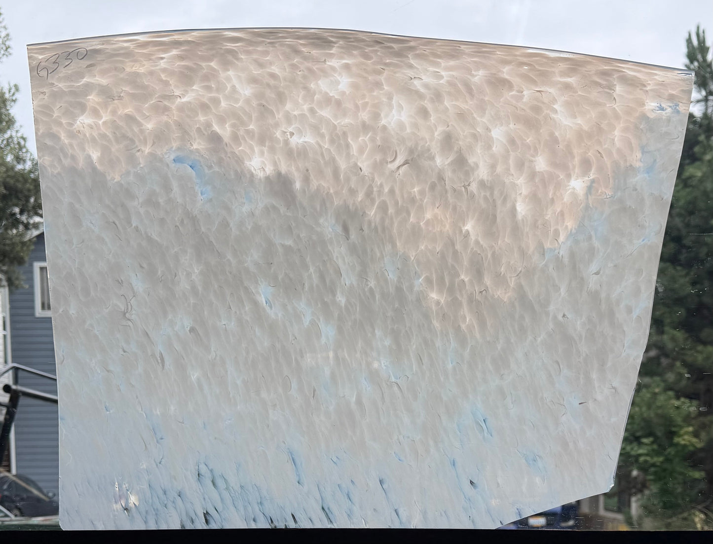G 330 White Opal Puffs