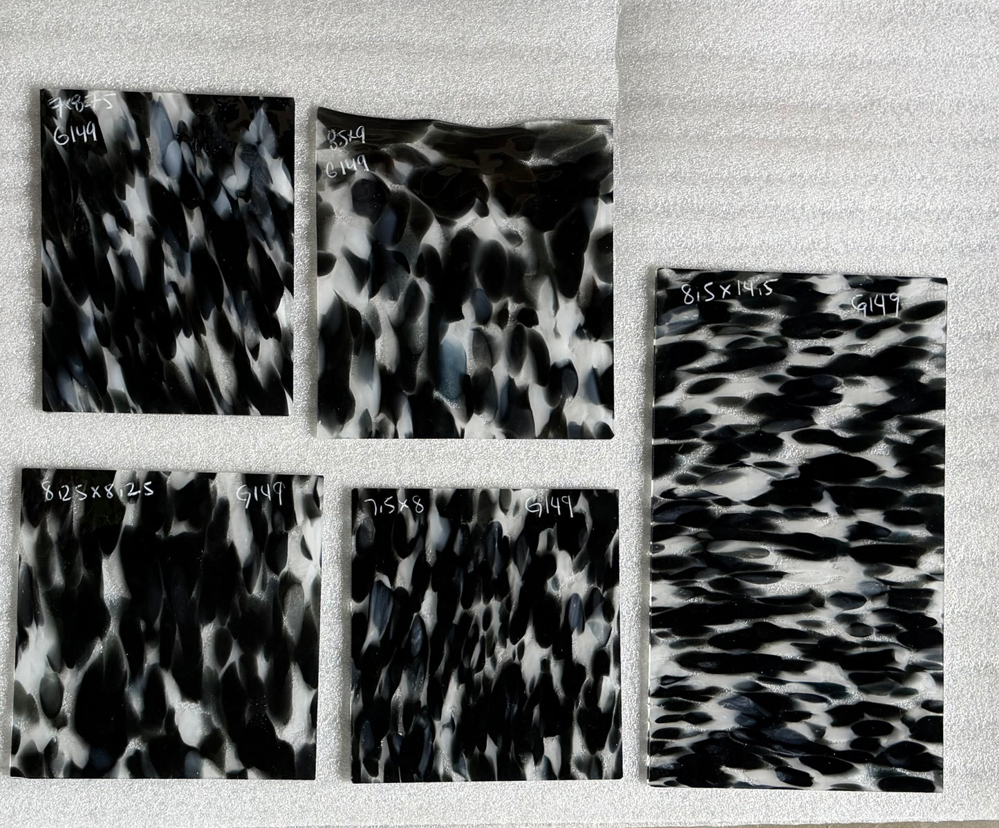 G 149 Black and White