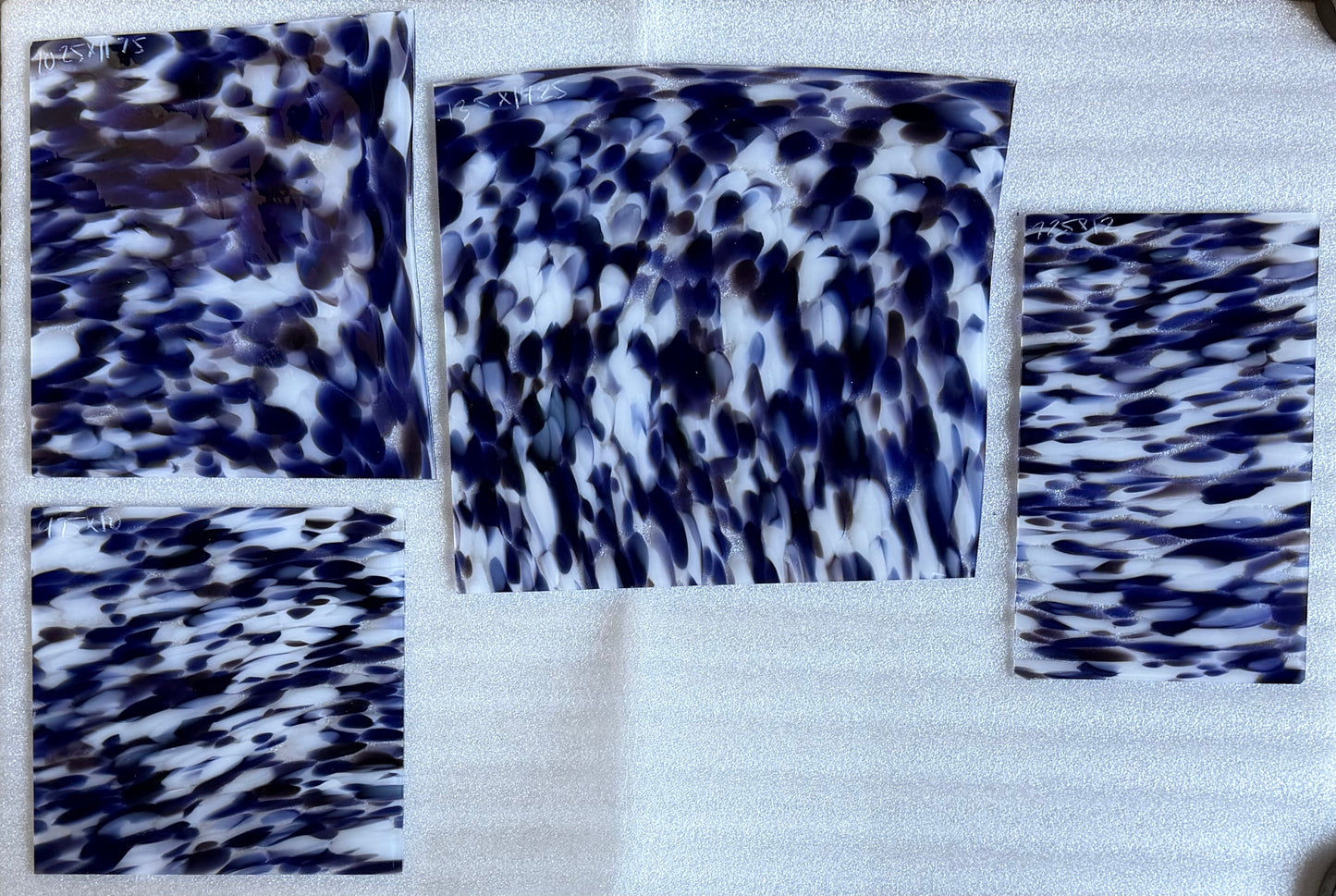 G 224 Violet and White