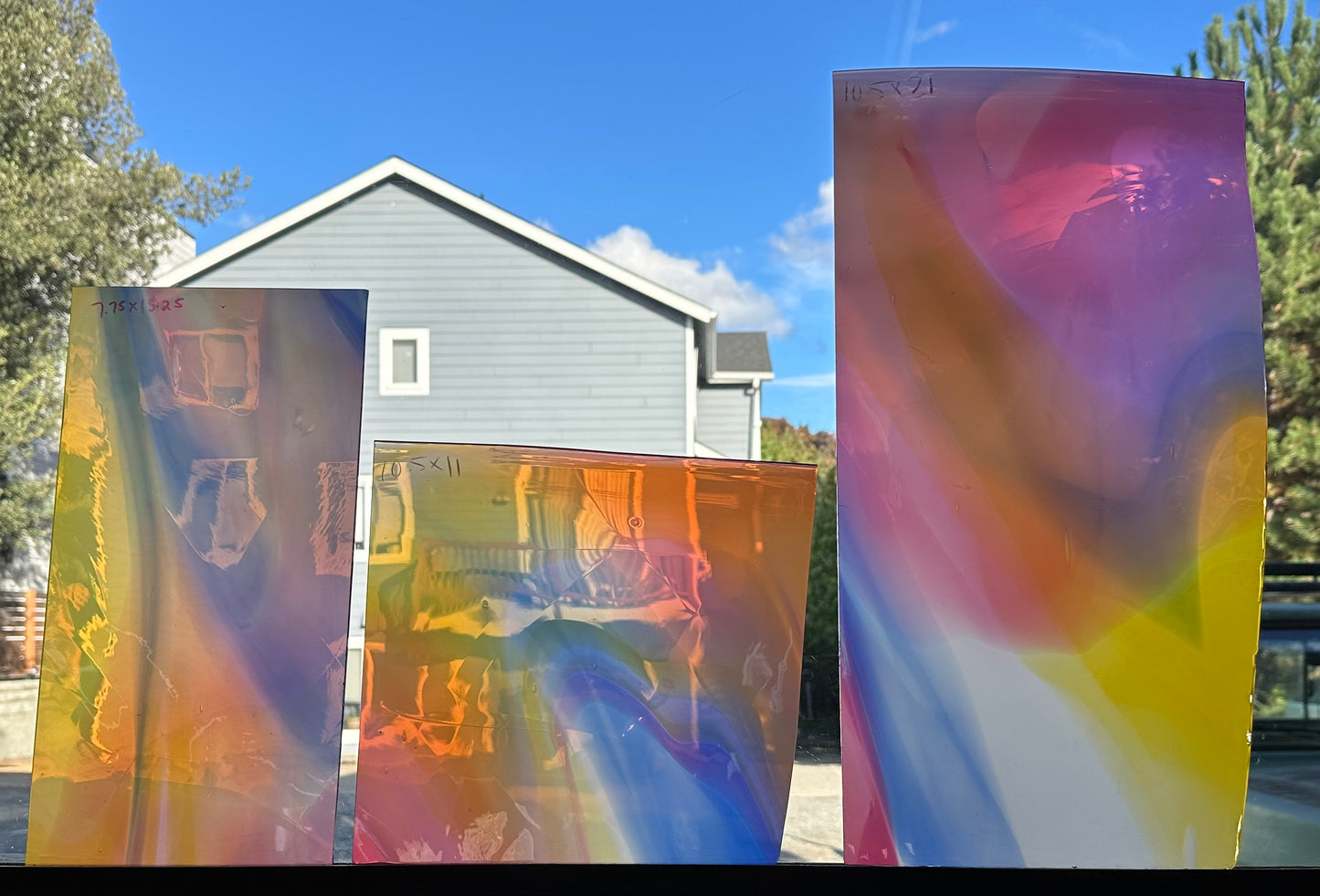 P2  Sp 48/253 pink/blue/yellow Opal swirl