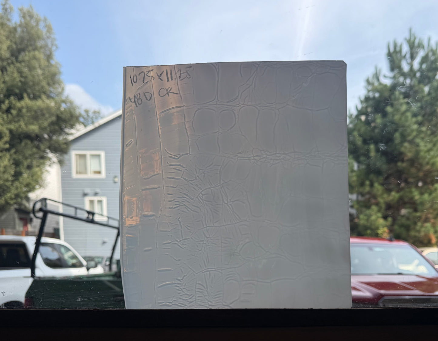 S1 White Crackle