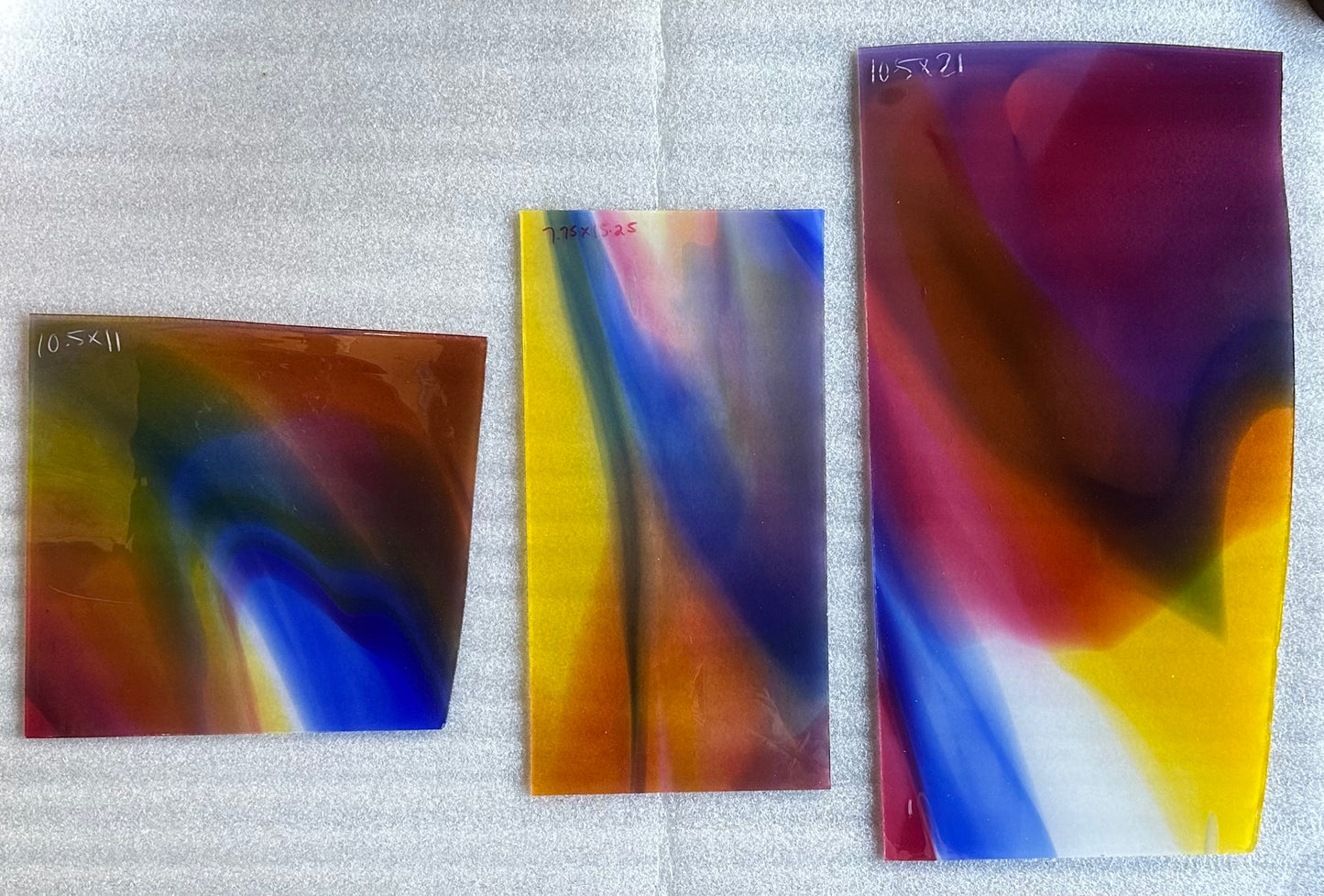 P2  Sp 48/253 pink/blue/yellow Opal swirl