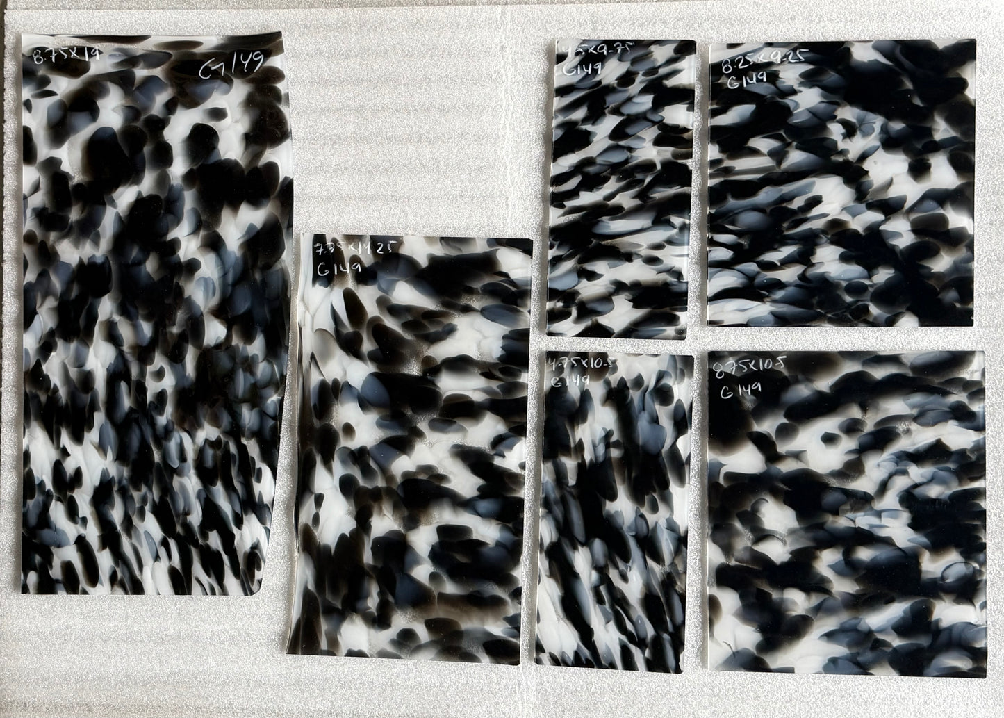 G 149 Black and White