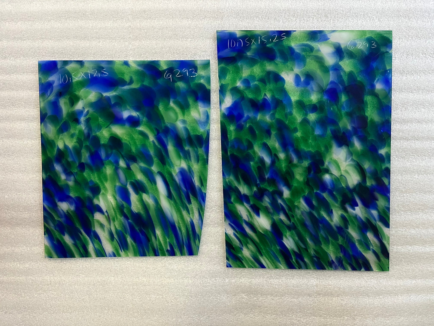 G 293 Green, Blue and White