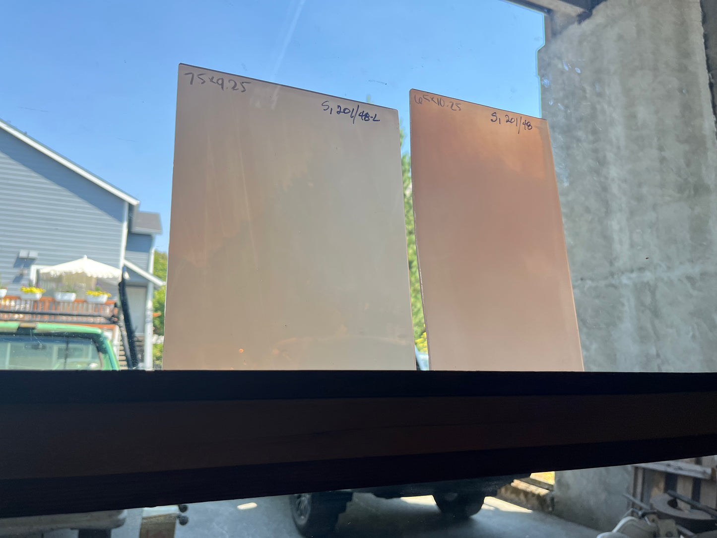 S1 201/48 White Opal on Peach